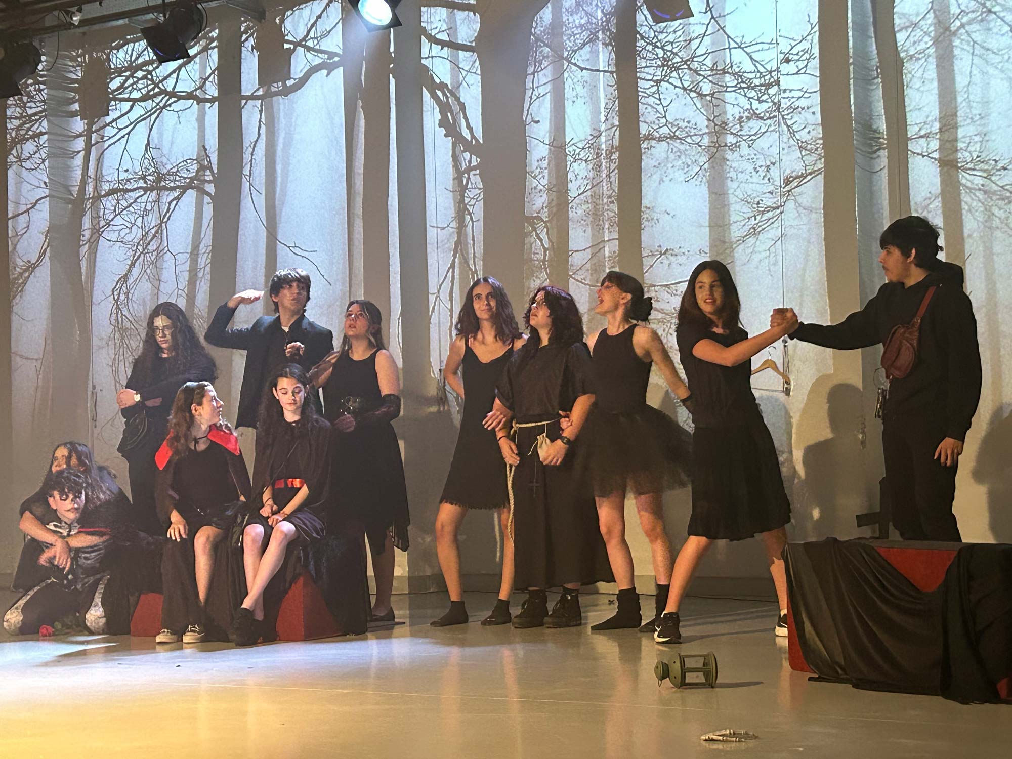 Talleres anuales de teatro juvenil e infantil